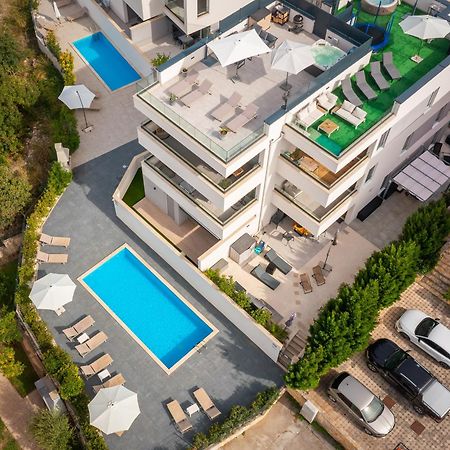 Apartment Alegria In Okrug With Heated Pool, Sea View, Jacuzzi, Wifi Trogir Kültér fotó