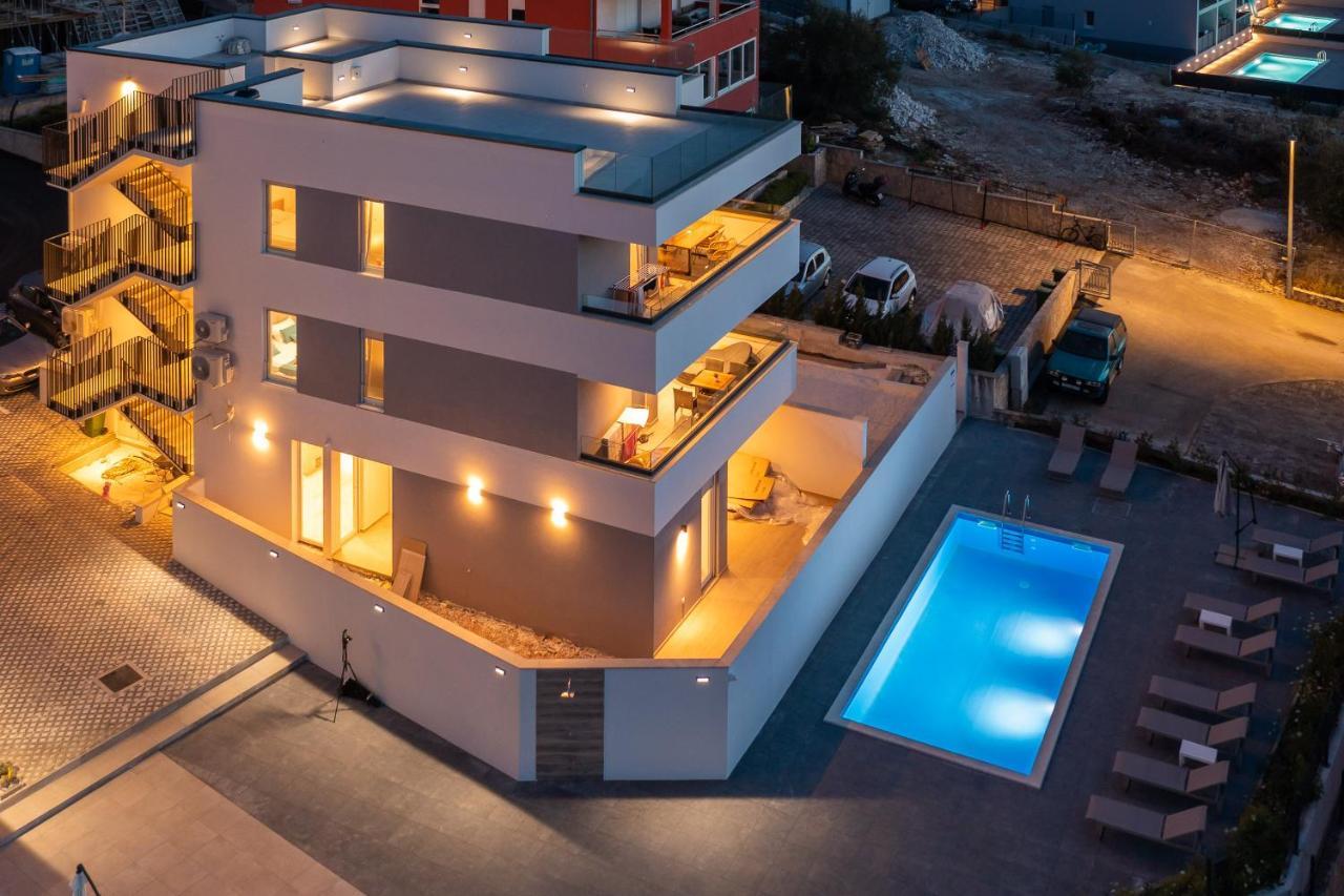 Apartment Alegria In Okrug With Heated Pool, Sea View, Jacuzzi, Wifi Trogir Kültér fotó