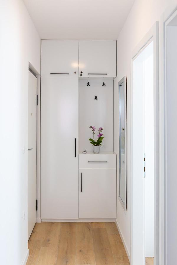 Apartment Alegria In Okrug With Heated Pool, Sea View, Jacuzzi, Wifi Trogir Kültér fotó