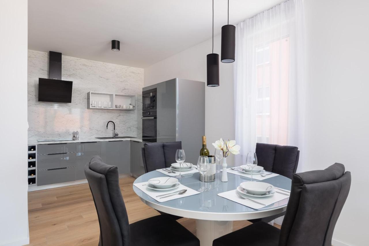 Apartment Alegria In Okrug With Heated Pool, Sea View, Jacuzzi, Wifi Trogir Kültér fotó
