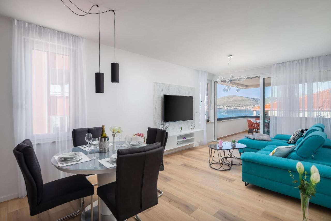 Apartment Alegria In Okrug With Heated Pool, Sea View, Jacuzzi, Wifi Trogir Kültér fotó